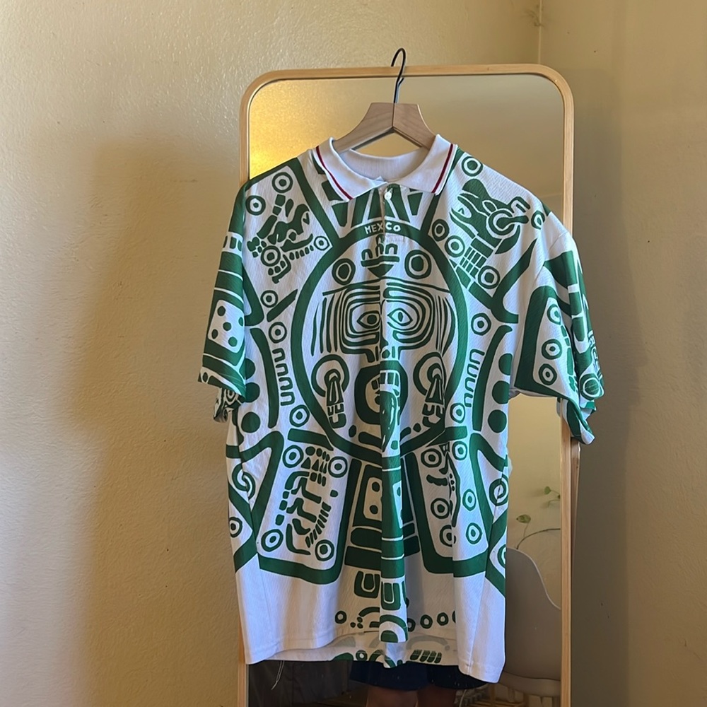 Guys soccer Mexico shirt